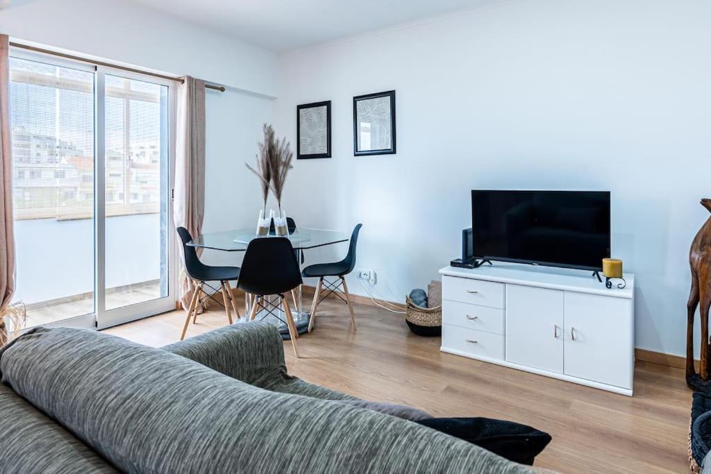 Faro Center With Ac & Wifi Apartment Exterior foto